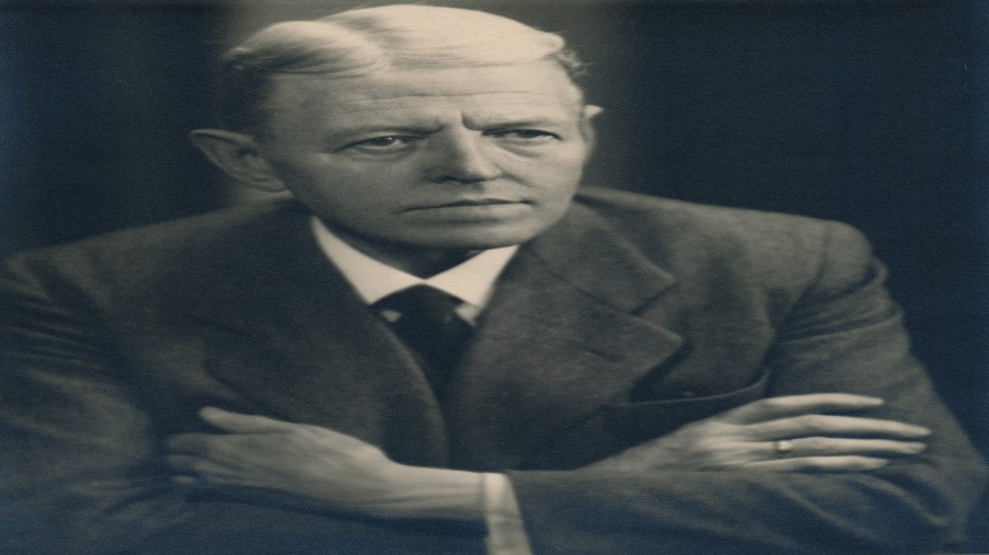 Altes Portrait des ehemaligen Direktors der Klinik, Dr. Roeren.