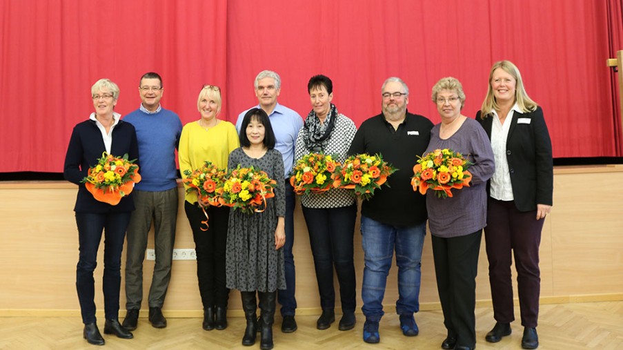 Gruppenbild des Vorstands mit den Jubilaren und Neu-Rentnern 2018